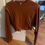 Alo Yoga  Crewneck Photo 0