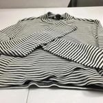 Forever 21   teen blouse L  bust 24  length 14 color black and white Photo 15