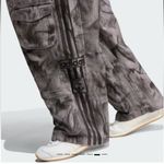 Adidas NWT  Premium XXL Cargo Trousers Trace Grey/Silver Dawn Sz 6 Photo 4