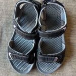 Khombu Women’s Black Sandal Photo 0