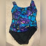 Croft & Barrow  size 8 one-piece swimsuit Photo 2