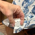 Blue and White Sea Life Print T Photo 1