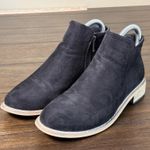 Seven7  Boots Womens 8 Cisco Kid Casual Side Zip Ankle Bootie Black Vegan Suede Photo 0