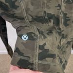 Lululemon Forme jacket II‎ Savasana Camo Fatigue Green Size 4 Photo 5