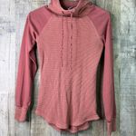 Columbia Sportswear Company XS Long Sleeve Drawstring Hooded Shirt Photo 1