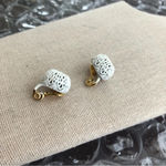 Vintage Signed Monet ClipOn Earrings Photo 2