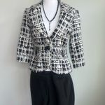 Chick woman’s size small Black and White Geometric Blazer Photo 9