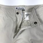 Columbia  Cargo Shorts W's Sz 8 Oatmeal Lightweight Knee Outdoor Travel Resort Photo 3