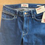 Wranglers new with tag high rise fierce flare B18‎ Photo 8