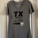Oakley  Grey V Neck Texas Logo Art Tee Size Medium Photo 0