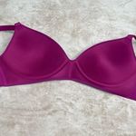Victoria's Secret Victoria’s Secret Tshirt Bra Lightly Lined Wireless size 36D Photo 2