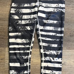 Lululemon  Wunder Under Crop II Shady Palms Black White Stripe Banana Leaf Sz 4 Photo 0