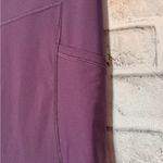 Old Navy  Active High-Rise‎ Leggings XL Dark Purple capri cropped length pockets Photo 1