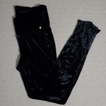 Fabletics Black Hi Waisted Crushed Velour Cross-Over Leggings Size M Photo 3