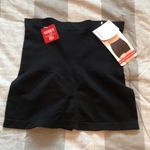 Skinny Girl  seamless shaping short Photo 2