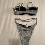 Pretty Little Thing Two piece bikini Photo 3