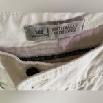 Lee  Platinum Label White Comfort Slimming Capri Jeans Women's Size 8 medium Photo 11