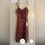 Burgundy Midi dress with floral print, high leg slit, babydoll top, size small Red Photo 7