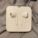 Apple Headphones Photo 0