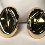 Vintage quiet luxury regal oval gold toned clip on earrings Photo 0