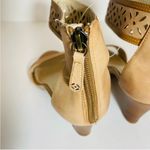 Adrienne Vittadini  Sereen Opaline Leather Sandals Size 8 NWOT Photo 6