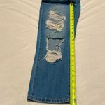 Mudd Y2K- - Destroyed Mid-Rise Light Wash Capri Jeans- Size 5 (Juniors) Photo 4