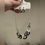Fashion Jewelry Black and Silver Floral Necklace Set Photo 2