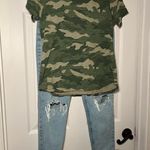 Wild Fable Woman’s size small size 4 Jeans and T-Shirt Bundle Photo 1