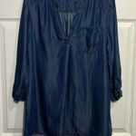 Intro. Women’s denim/Chambrey blouse with a V Photo 0