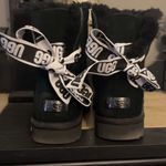 UGG Mini Photo 1