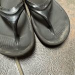 OOFOS Oolala Womens Slip On Thong Comfort Sandals Black 7 EU 38 Photo 7