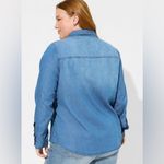 Torrid  Taylor Medium Wash Chambray Denim Button-Down Shirt - size 1 Photo 7