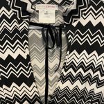 Advina black and white vneck dress size medium Photo 2