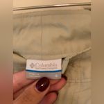 Columbia Performance Fishing Gear Women's Tan Shorts. Size Photo 4