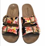 Chinese Laundry  Floral Strap Platform Sandals. Photo 3