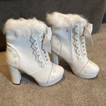 Women’s White Chunky High Heeled Boots Faux Fur Trim Size 39EU (8.5 US) NEW Photo 4