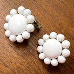 Vintage Womens Beaded Flower Clip On Fashion Earrings White from Japan Photo 2