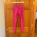 Boutique Brand Size Small Hot Pink Activewear Leggings. Photo 1