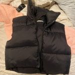 Cropped Black Puffer Vest Photo 0