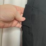 Laundry by Shelli Segal  Black High-Waisted 7/8 Pocket Leggings Size Large Photo 4
