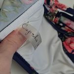 Cupshe  NAVY ROSE FLORAL RUFFLE SW8M BIKINI TOP MEDIUM Photo 7