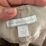 New York And Company  Dress pants. In good Condition. Size:0 Photo 3