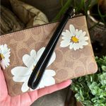 Coach Authentic Signature floral coated canvas/leather zip wristlet Photo 2