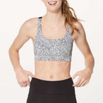 Lululemon  Energy Bra in the Ditsy Daisy Black White print Luxtreme 4 EUC Photo 0