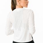 Zyia White Chillcicle Crop Long T RC Photo 1