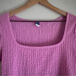 Old Navy  Short Sleeve Square-Neck Pink Textured Fitted Blouse Size Medium Photo 4