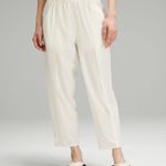 Lululemon pleated tapered pants Photo 3