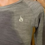 Ryderwear Women’s Space Dye Gray Cropped Long Sleeve Active Top Photo 2