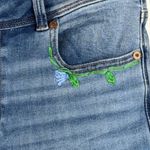 American Eagle SZ 12 SHORT Kick Boot Jeans Floral Embroidery Stretch Mid-Rise Photo 8