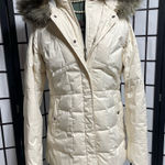 Columbia  Women's Off-White Puffer Jacket with Faux Fur Hood Photo 0